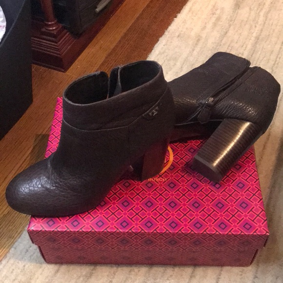 Women Tory Burch Boots. Worn once. Like new! - Picture 1 of 11